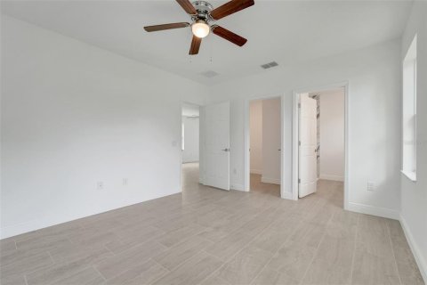 House in Umatilla, Florida 3 bedrooms, 116.13 sq.m. № 1654921 - photo 12