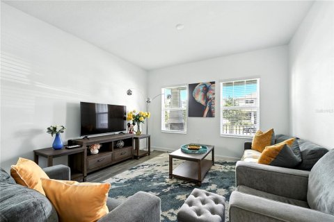 Casa en venta en Orlando, Florida, 5 dormitorios, 361.95 m2 № 1869095 - foto 28