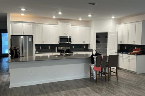 Casa en venta en Orlando, Florida, 5 dormitorios, 361.95 m2 № 1869095 - foto 14