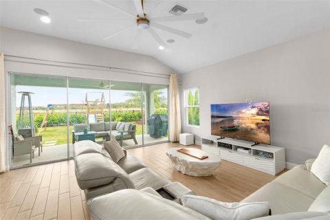 House in Apollo Beach, Florida 4 bedrooms, 299.05 sq.m. № 1556115 - photo 8