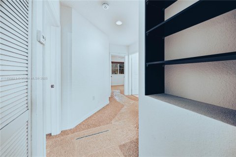 House in Miramar, Florida 3 bedrooms, 160.72 sq.m. № 1944919 - photo 22