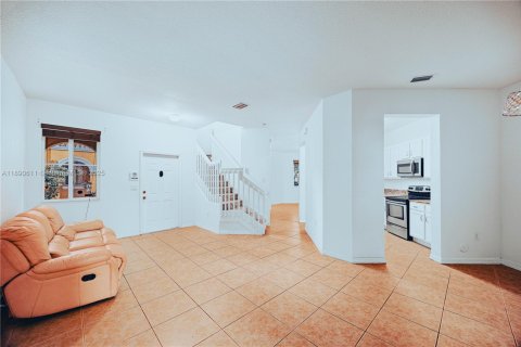 House in Miramar, Florida 3 bedrooms, 160.72 sq.m. № 1944919 - photo 9