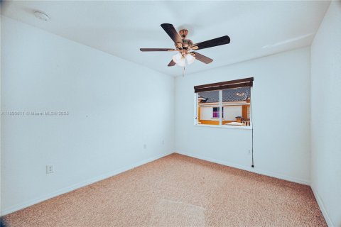 House in Miramar, Florida 3 bedrooms, 160.72 sq.m. № 1944919 - photo 30