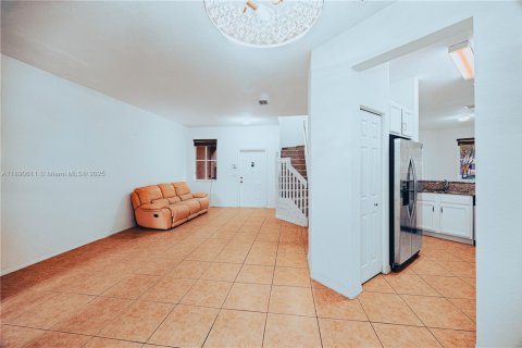 House in Miramar, Florida 3 bedrooms, 160.72 sq.m. № 1944919 - photo 10