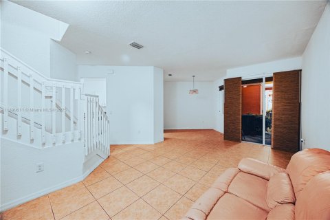 House in Miramar, Florida 3 bedrooms, 160.72 sq.m. № 1944919 - photo 8