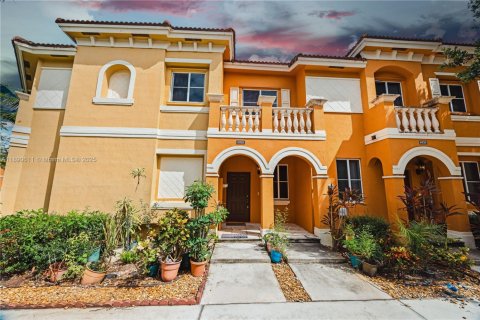 House in Miramar, Florida 3 bedrooms, 160.72 sq.m. № 1944919 - photo 2
