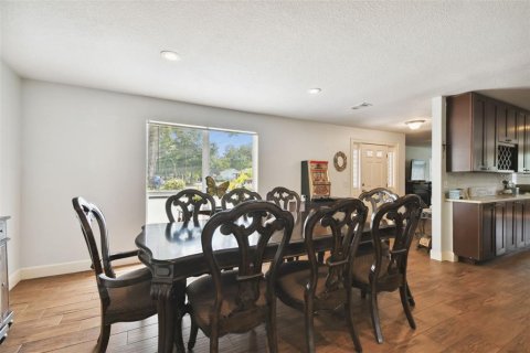House in Dover, Florida 3 bedrooms, 144.93 sq.m. № 1813613 - photo 30
