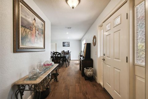 House in Dover, Florida 3 bedrooms, 144.93 sq.m. № 1813613 - photo 6