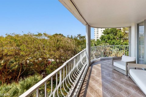 Condo in Bal Harbour, Florida, 4 bedrooms  № 1990600 - photo 4