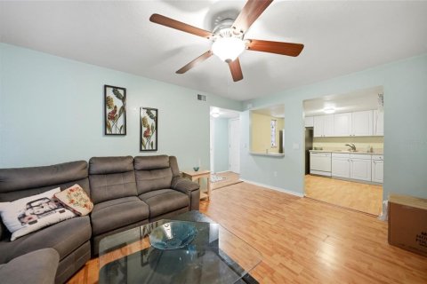 Condo in Port Charlotte, Florida, 2 bedrooms № 2119075 - photo 6