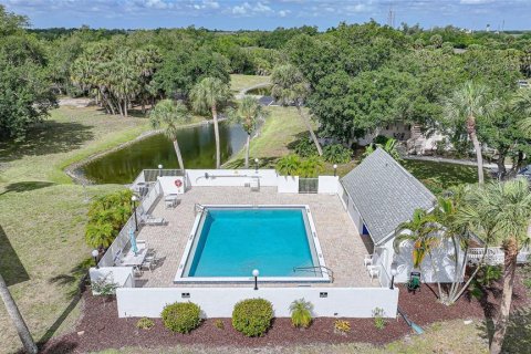 Condo in Port Charlotte, Florida, 2 bedrooms № 2119075 - photo 3