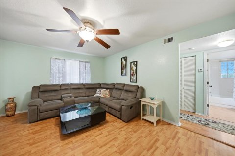 Condo in Port Charlotte, Florida, 2 bedrooms № 2119075 - photo 4