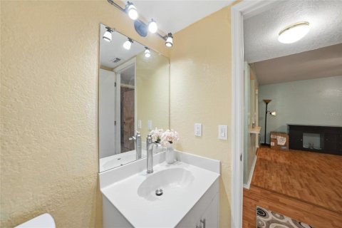 Condo in Port Charlotte, Florida, 2 bedrooms № 2119075 - photo 21