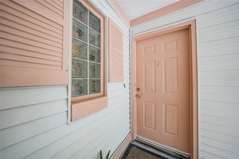 Condo in Port Charlotte, Florida, 2 bedrooms № 2119075 - photo 2