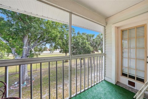 Condo in Port Charlotte, Florida, 2 bedrooms № 2119075 - photo 24