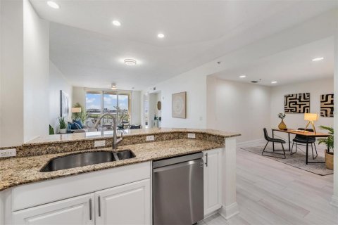 Condo in Palmetto, Florida, 2 bedrooms  № 1898664 - photo 19