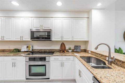 Condo in Palmetto, Florida, 2 bedrooms  № 1898664 - photo 17