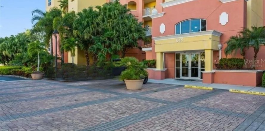 Condo in Palmetto, Florida, 2 bedrooms № 1898664