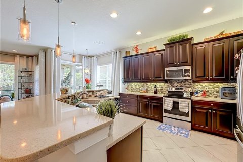 House in Wimauma, Florida 2 bedrooms, 192.59 sq.m. № 2396869 - photo 12