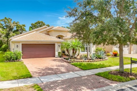 House in Wimauma, Florida 2 bedrooms, 192.59 sq.m. № 2396869 - photo 3