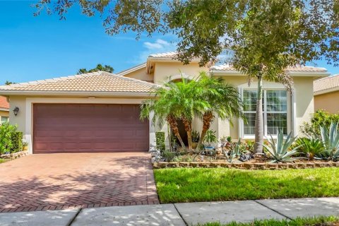 House in Wimauma, Florida 2 bedrooms, 192.59 sq.m. № 2396869 - photo 2