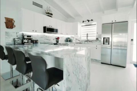 Villa ou maison à vendre à Marathon, Floride: 3 chambres, 129.32 m2 № 1966096 - photo 9