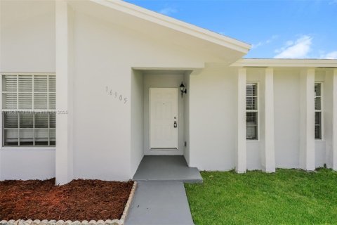 Снять в аренду виллу или дом в Майами, Флорида 4 спальни, 120.03м2, № 1956411 - фото 2