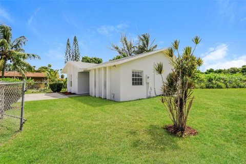 Снять в аренду виллу или дом в Майами, Флорида 4 спальни, 120.03м2, № 1956411 - фото 3