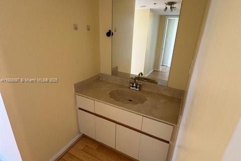 Condo in Hallandale Beach, Florida, 2 bedrooms  № 1942232 - photo 23