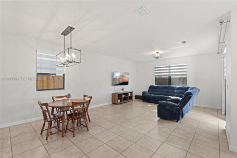 Villa ou maison à vendre à Homestead, Floride: 3 chambres, 196.49 m2 № 1996291 - photo 9