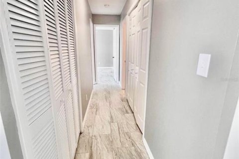 Condo in Sarasota, Florida, 2 bedrooms  № 1366401 - photo 8