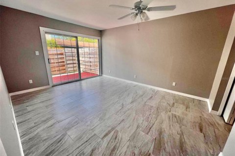 Condo in Sarasota, Florida, 2 bedrooms  № 1366401 - photo 6