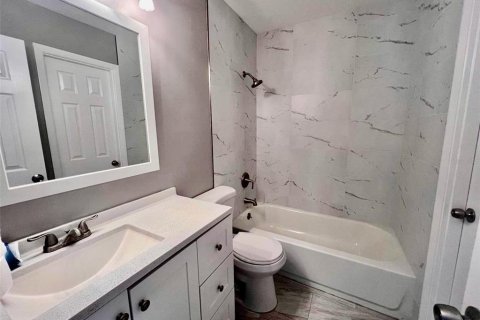 Condo in Sarasota, Florida, 2 bedrooms  № 1366401 - photo 14