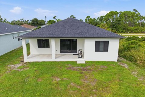 House in Rotonda, Florida 3 bedrooms, 162.21 sq.m. № 2421685 - photo 26