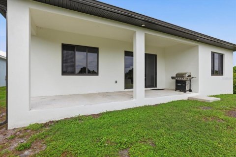 House in Rotonda, Florida 3 bedrooms, 162.21 sq.m. № 2421685 - photo 27