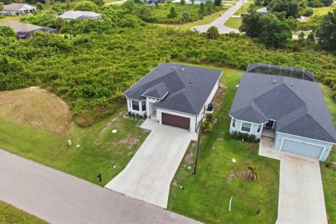 House in Rotonda, Florida 3 bedrooms, 162.21 sq.m. № 2421685 - photo 30