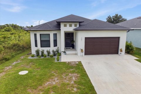 House in Rotonda, Florida 3 bedrooms, 162.21 sq.m. № 2421685