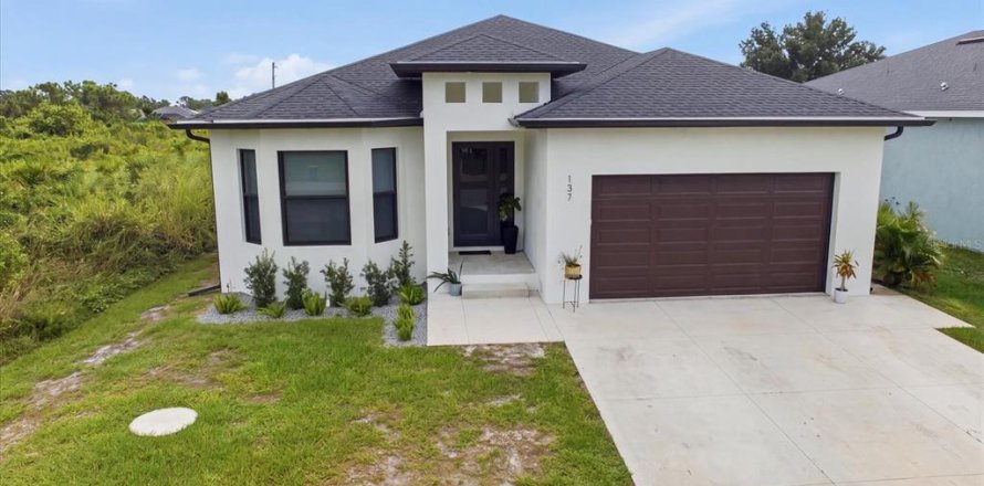 House in Rotonda, Florida 3 bedrooms, 162.21 sq.m. № 2421685