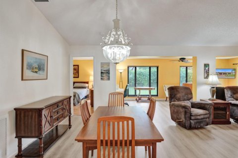 Villa ou maison à vendre à Deerfield Beach, Floride: 2 chambres, 134.06 m2 № 2397928 - photo 11