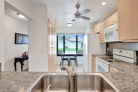 Villa ou maison à vendre à Deerfield Beach, Floride: 2 chambres, 134.06 m2 № 2397928 - photo 10