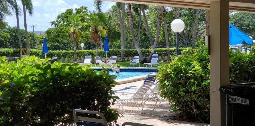 Condo à Pompano Beach, Floride, 2 chambres № 1781928