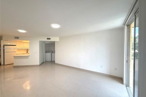 Condo in Doral, Florida, 2 bedrooms  № 2003245