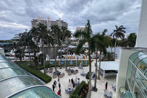 Condo in Fort Lauderdale, Florida, 1 bedroom № 2081555 - photo 2