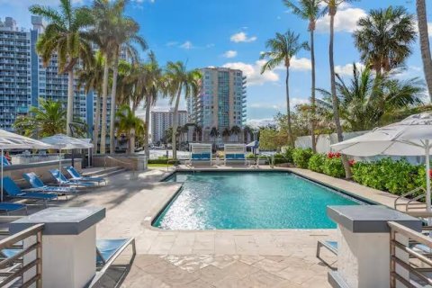 Condo in Fort Lauderdale, Florida, 1 bedroom № 2081555 - photo 16