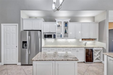 House in Bradenton, Florida 4 bedrooms, 312.71 sq.m. № 1744350 - photo 18