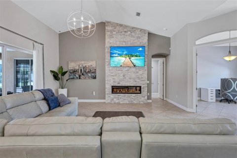 House in Bradenton, Florida 4 bedrooms, 312.71 sq.m. № 1744350 - photo 13