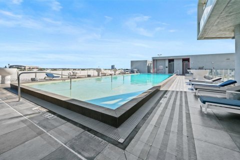 Condominio en alquiler en Sunrise, Florida, 1 dormitorio, 47.66 m2 № 2055475 - foto 19