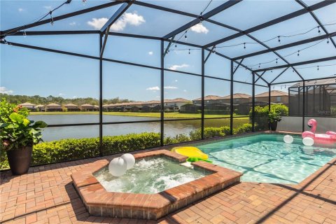 Villa ou maison à vendre à Kissimmee, Floride: 8 chambres, 375.42 m2 № 1591736 - photo 16