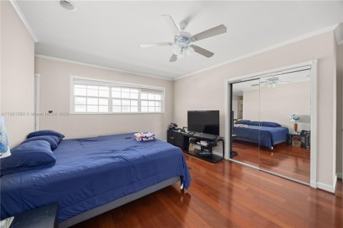 Condo in Hallandale Beach, Florida, 2 bedrooms  № 2018570 - photo 9