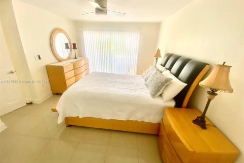 Снять в аренду кондоминиум в Норт-Майами-Бич, Флорида 2 спальни, 86.86м2, № 1941873 - фото 11